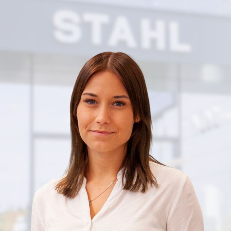 Auto Stahl Michelle Kisielewski Team Assistenz Karosserie Auto Stahl Wien 22-756x756