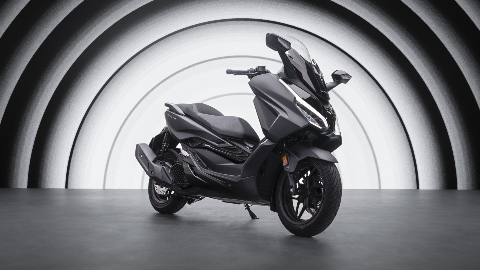 493160 25YM Honda Forza 125-4533x2550