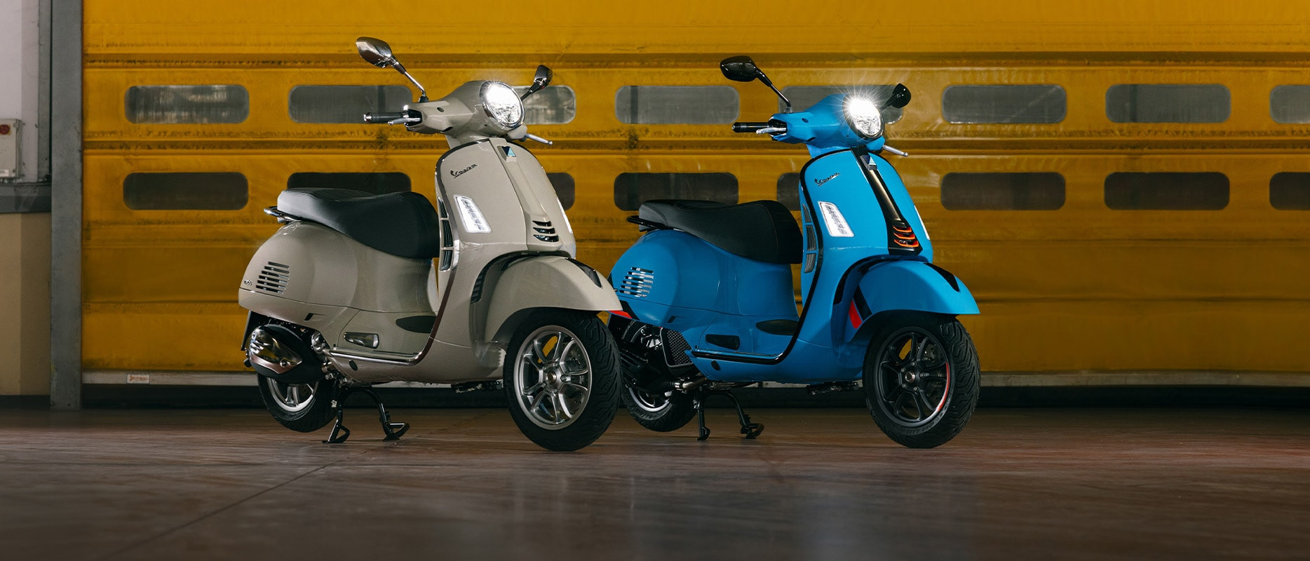 Vespa GTS hero 1920x800 1-1868x800