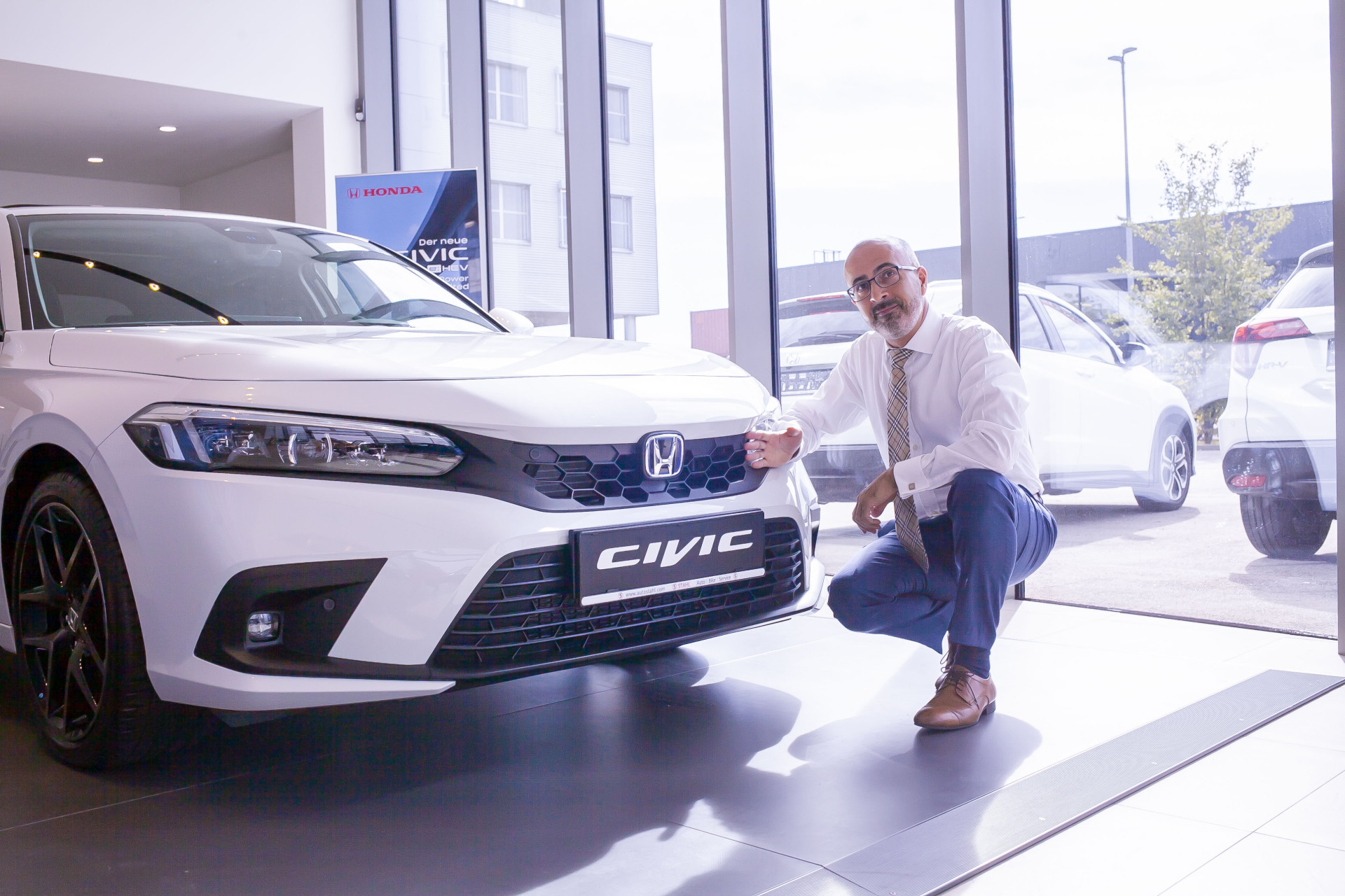 Auto Stahl Wien 23 Fotoshooting Atahan tepe im Honda Showroom 202210-041