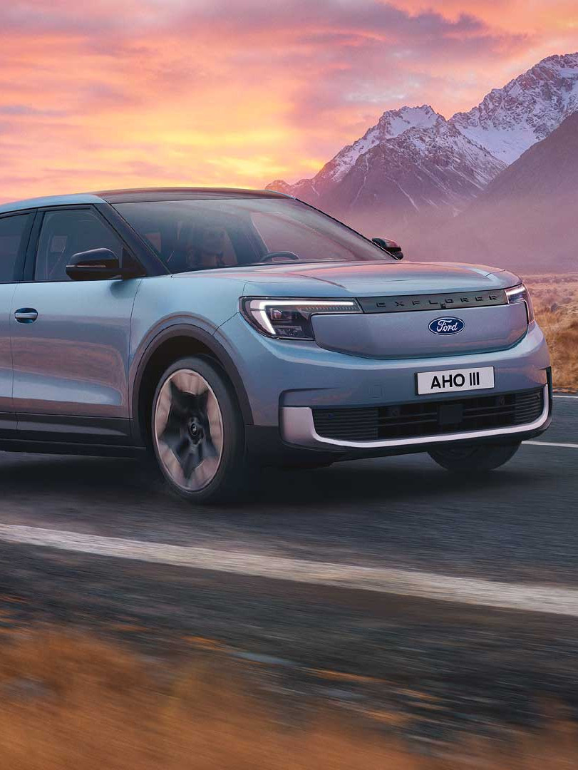 ford-cx740s-eu-Banner 106 WKLN FordExplorer Sunset-16x9-1920x1080-bb-explorer-driving-mountain-road-811x1080