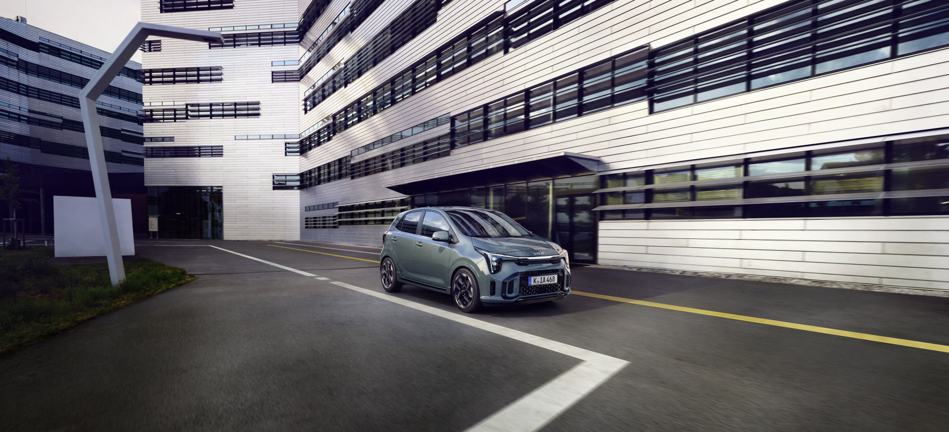 1710758184picantogtlinemy2478frontdrivingrgb-3944x1795