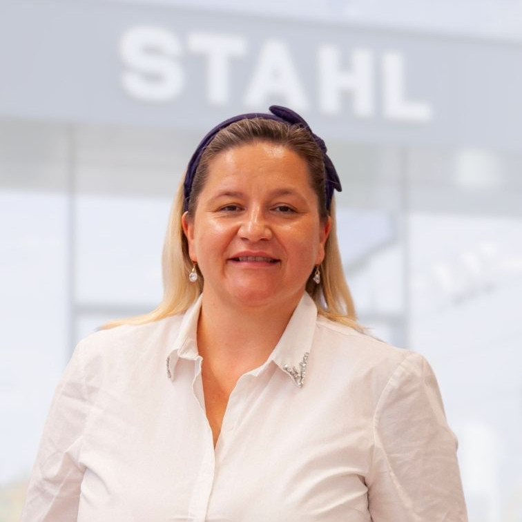 Auto Stahl Kinga Ignasiak Team Assistenz Kundendienst Auto Stahl Wien 22-756x756