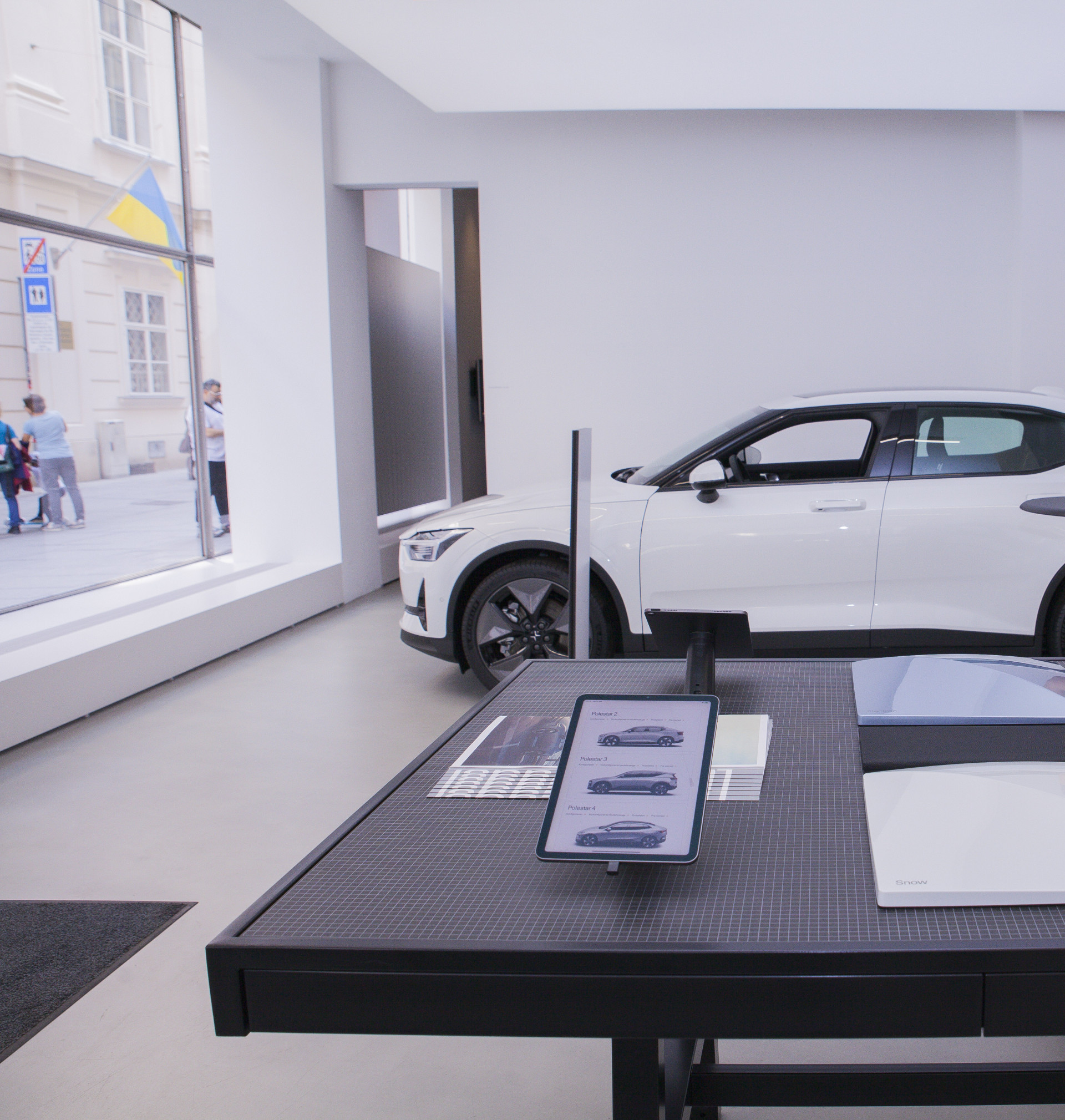 Auto Stahl Wien 1 – Fotoshooting GIK im Polestar Space 20250913-002-3561x3744