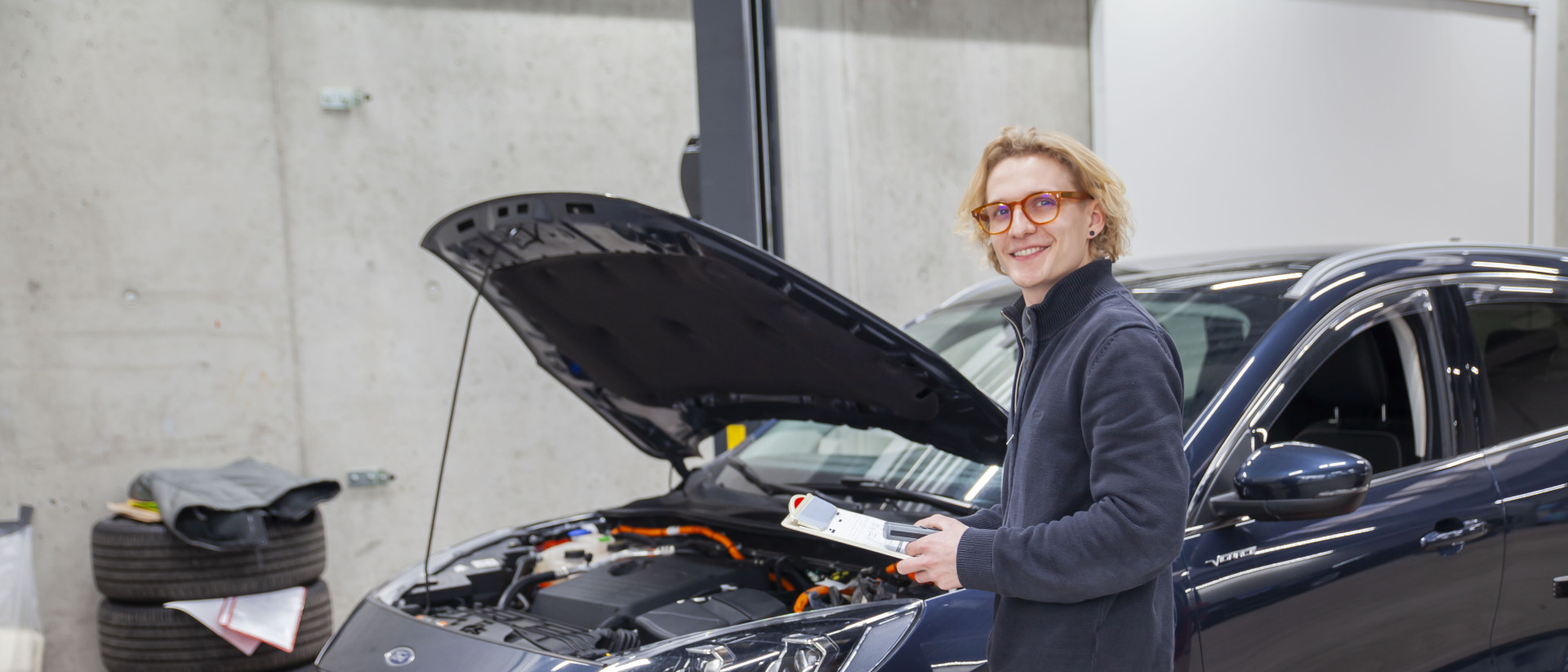 Auto Stahl Wien 22 Fotoshooting Schätzmeister Luca Depner für Expertentipp 20250105-5616x2406