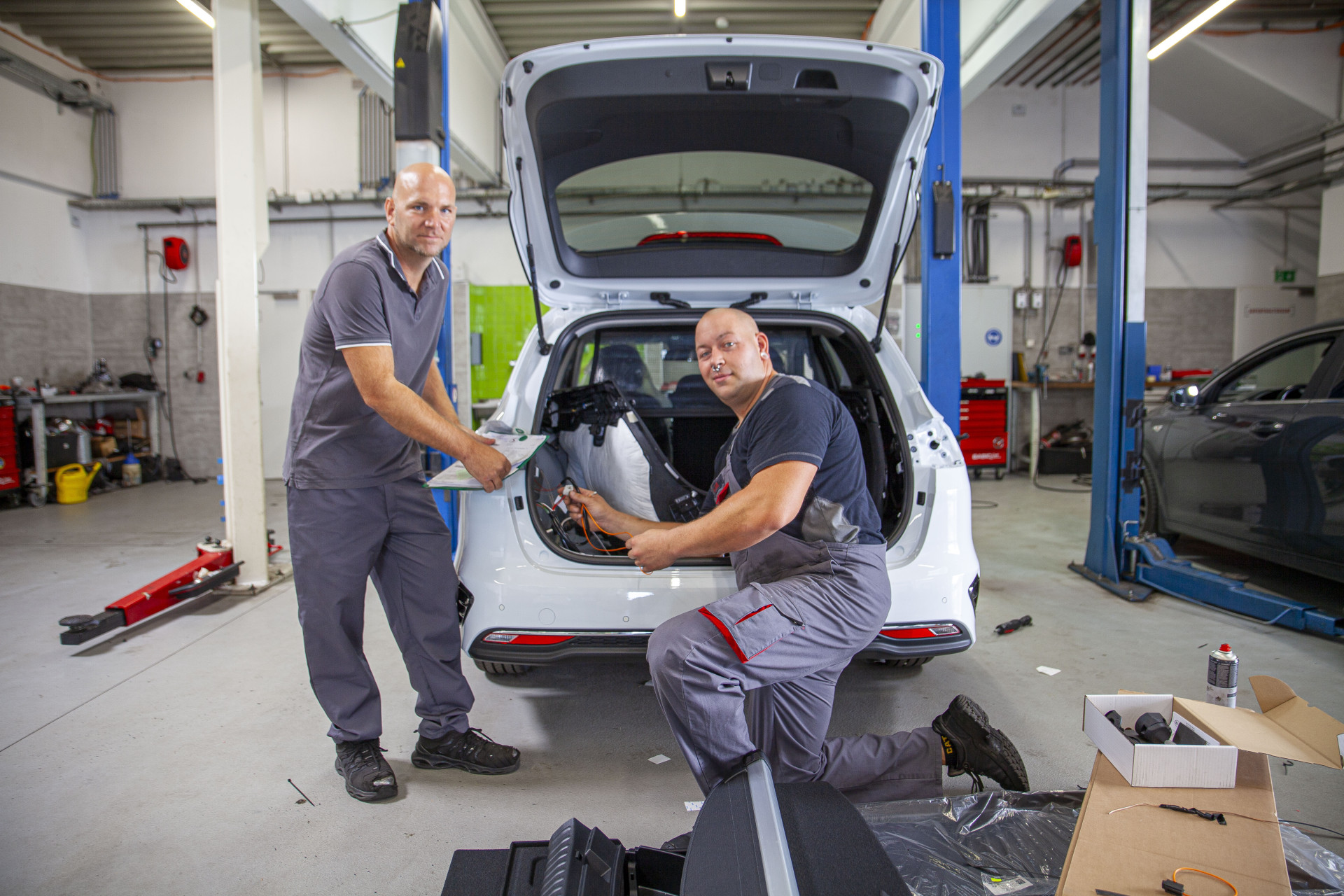 Auto Stahl Wien 21 Fotoshooting Werkstatt-Team 202408-082